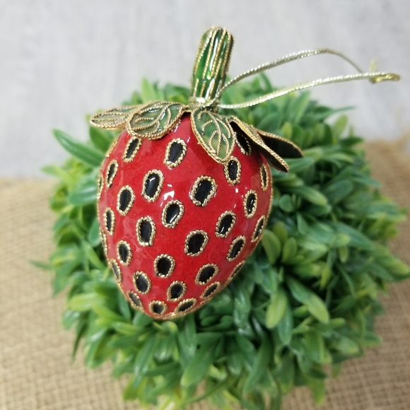 value arts Other - Cloisonne Strawberry